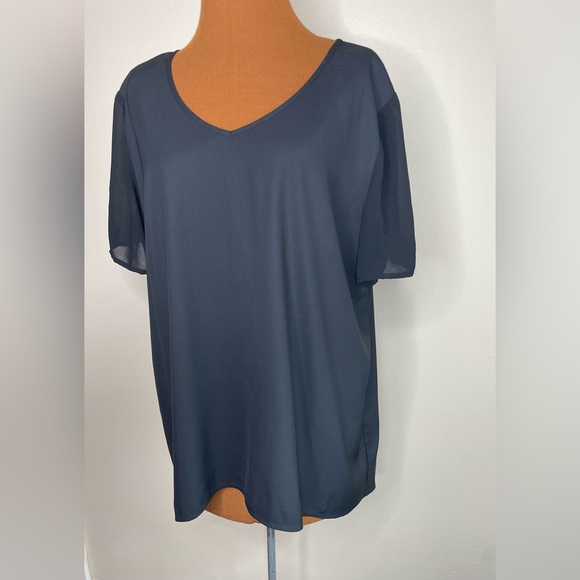 Chico's Black Relaxed V-Neck Semi Sheer Short Sleeve Tunic Blouse Size XL - Picture 2 of 9